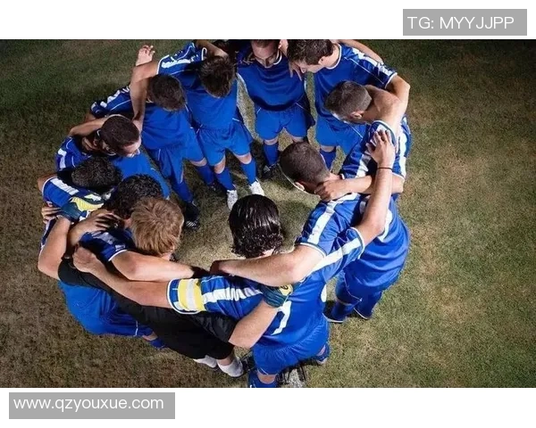 深圳足球队的团队协作揭秘：如何在绿茵场上铸造胜利之路